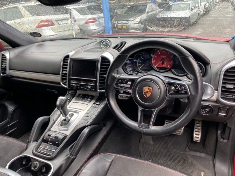 
								2015 PORSCHE CAYENNE GTS full									
