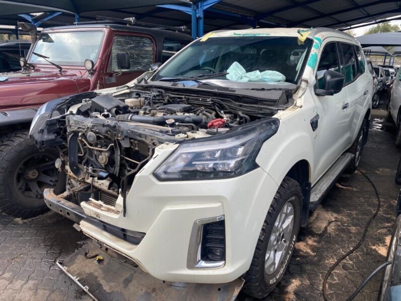 
								2022 NISSAN TERRA 2.5D SE full									