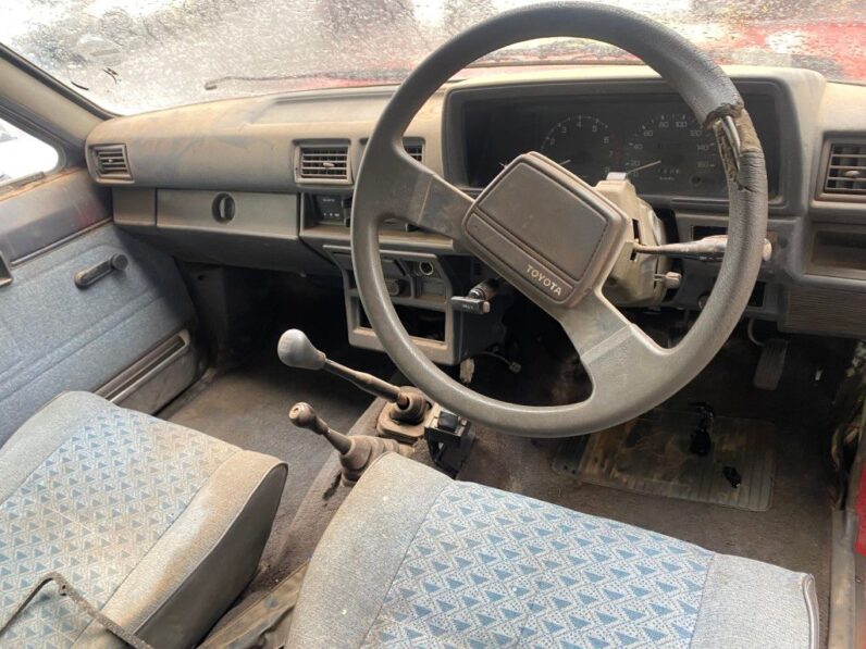 
								1994 TOYOTA HILUX full									