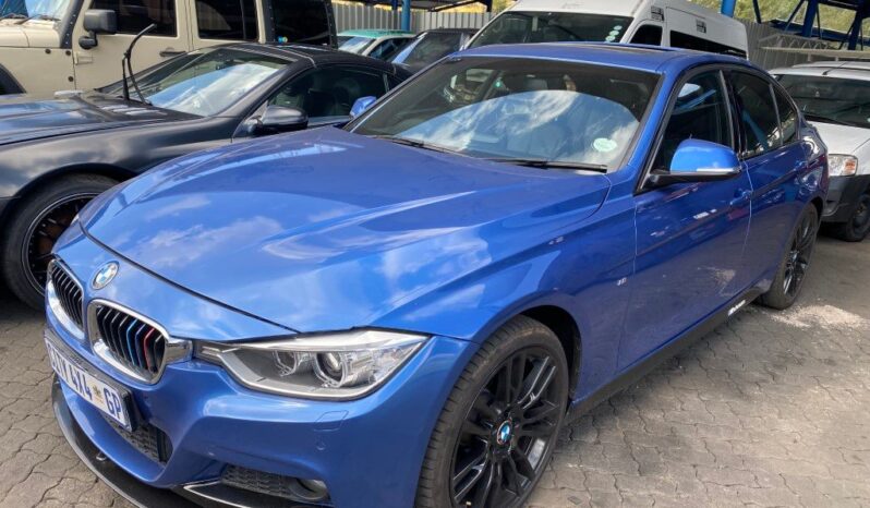 
								2014 BMW 320i M SPORT full									