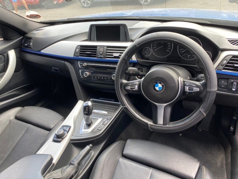 
								2014 BMW 320i M SPORT full									