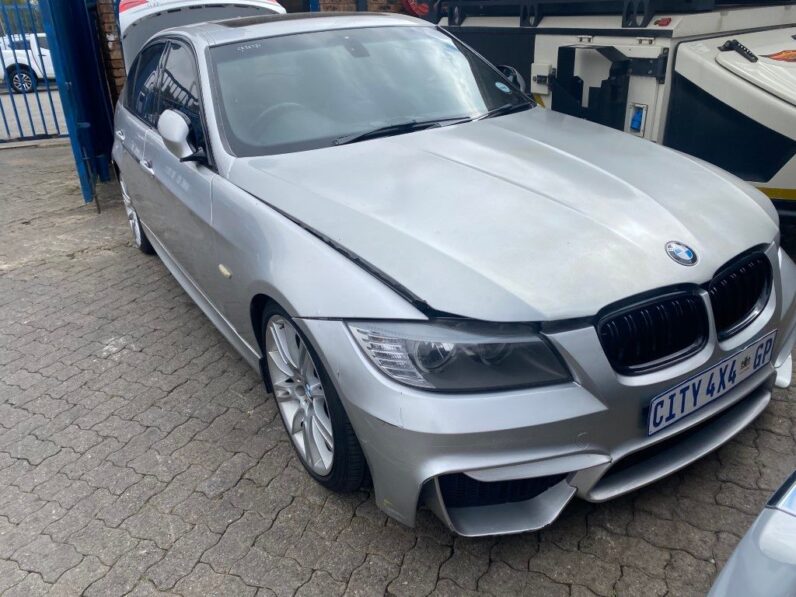 
								2010 BMW 320 full									