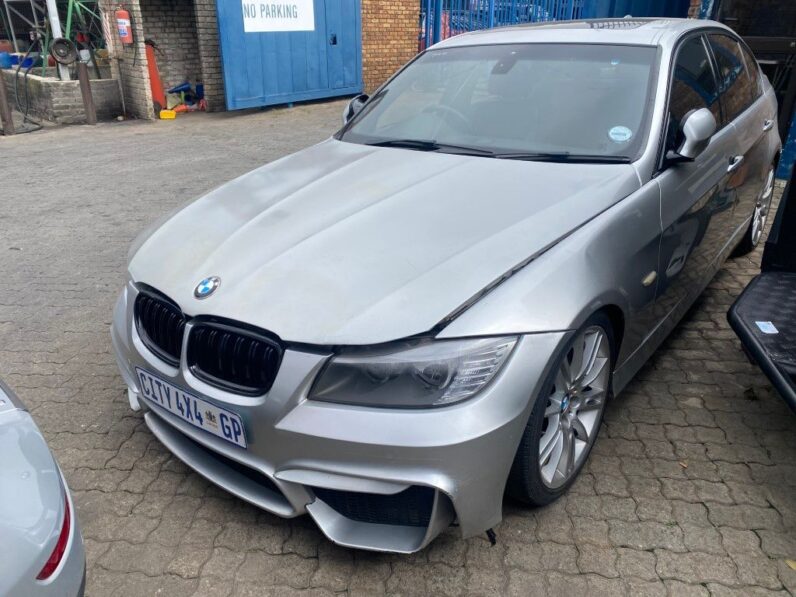 
								2010 BMW 320 full									