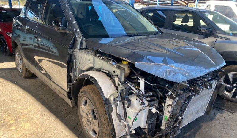 
								2025 MAHINDRA XUV300 1.2T MX2 A/ full									