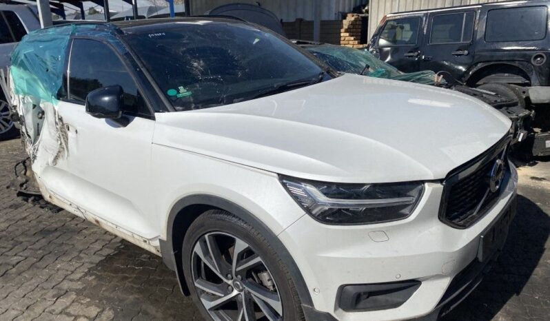 
								2021 VOLVO XC40 full									