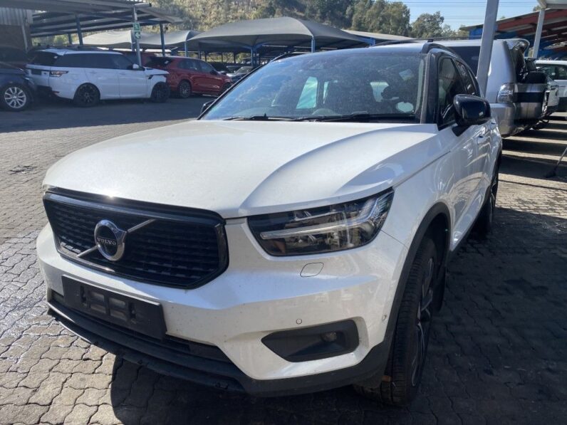 
								2021 VOLVO XC40 full									