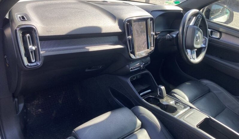 
								2021 VOLVO XC40 full									