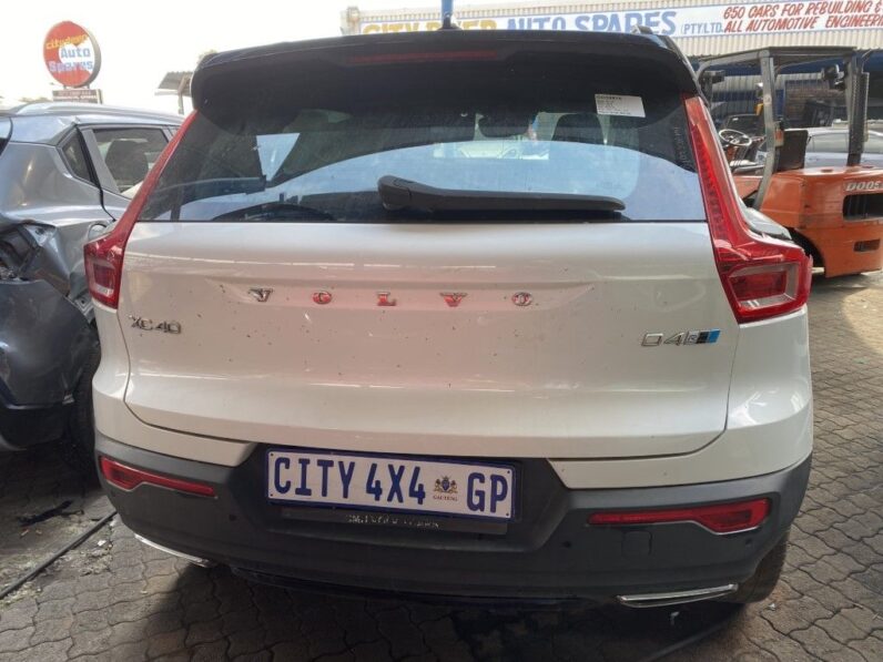 
								2018 VOLVO XC40 full									