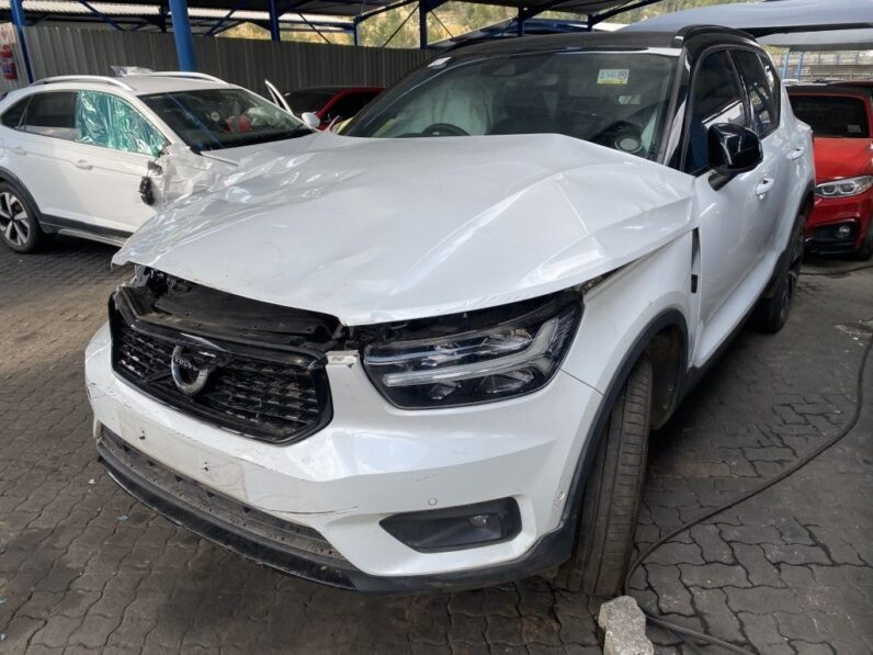 
								2018 VOLVO XC40 full									