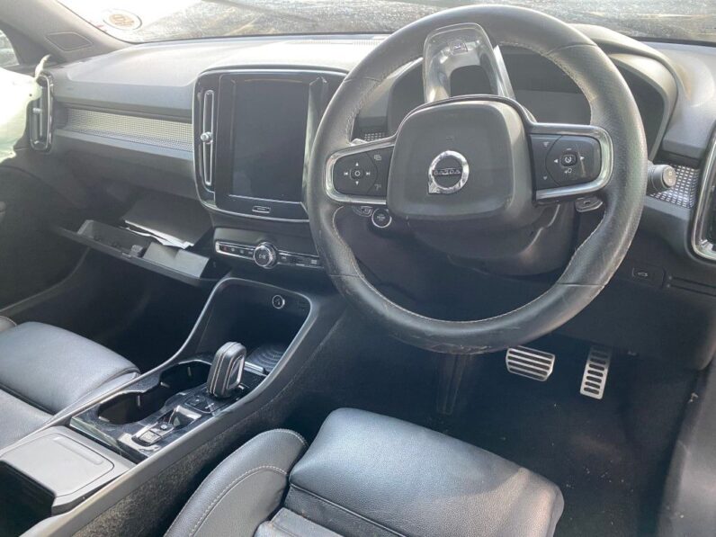 
								2018 VOLVO XC40 full									