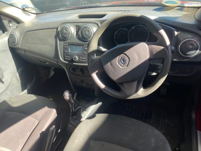 
								2015 RENAULT SANDERO full									