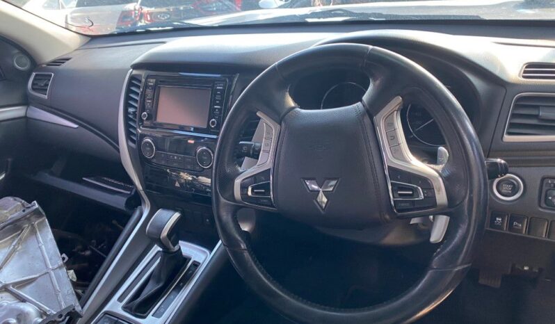 
								2019 MITSUBISHI PAJERO SPORT 4X4 full									