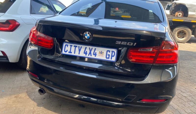 
								2015 BMW 320i full									