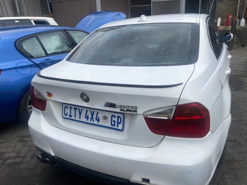 
								2006 BMW 325i full									