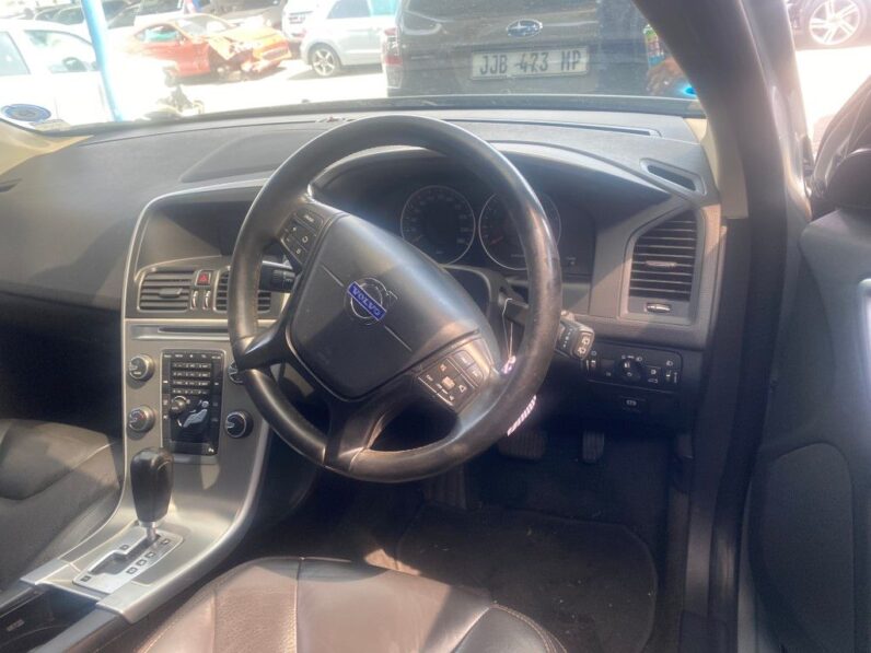 
								2011 VOLVO XC60 full									