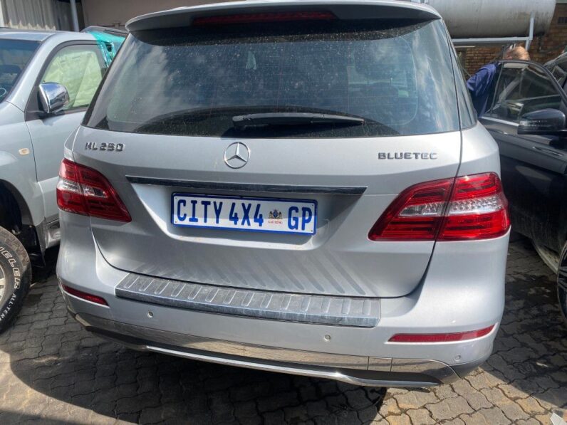 
								2014 MERCEDES BENZ ML250 full									