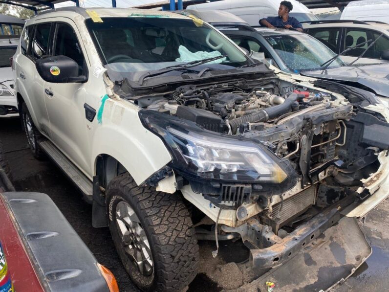 
								2022 NISSAN TERRA 2.5D SE full									