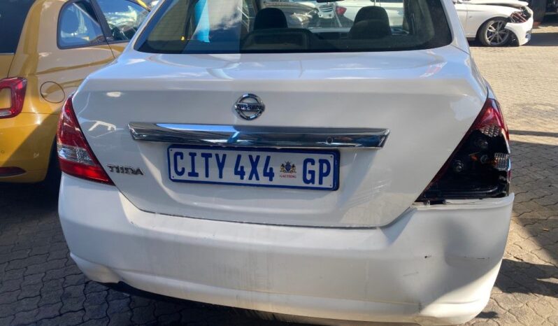 
								2010 NISSAN TIIDA full									