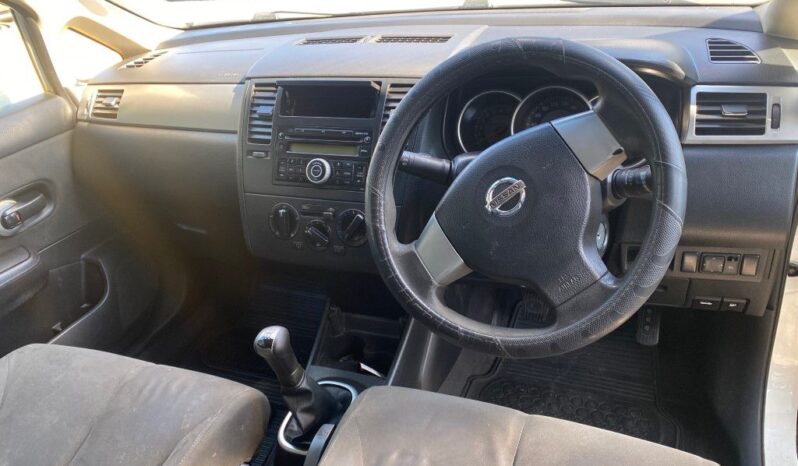 
								2010 NISSAN TIIDA full									