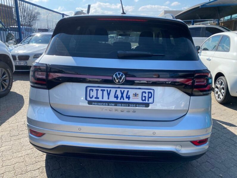 
								2021 VW T CROSS 1.0 TSI full									