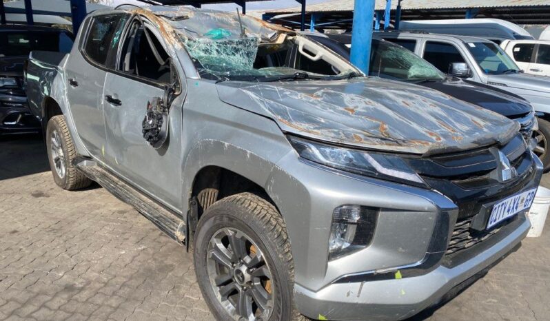 
								2022 MITSUBISHI TRITON SU full									