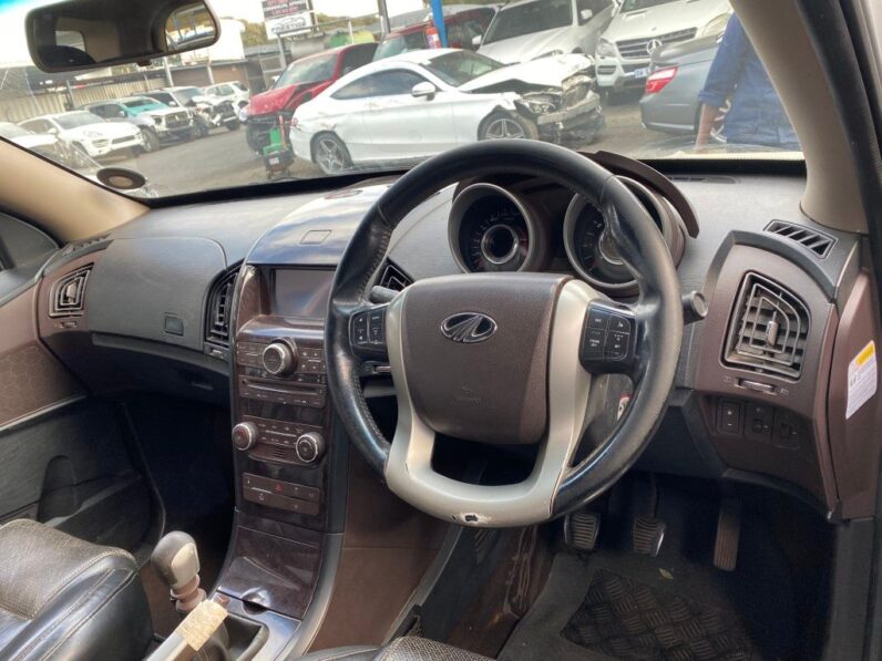 
								2015 MAHINDRA XUV full									