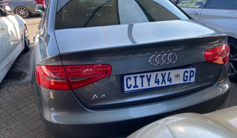 
								2012 AUDI A4 2.0 TDi full									