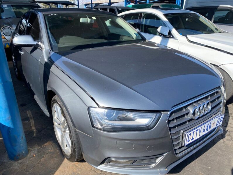 
								2012 AUDI A4 2.0 TDi full									