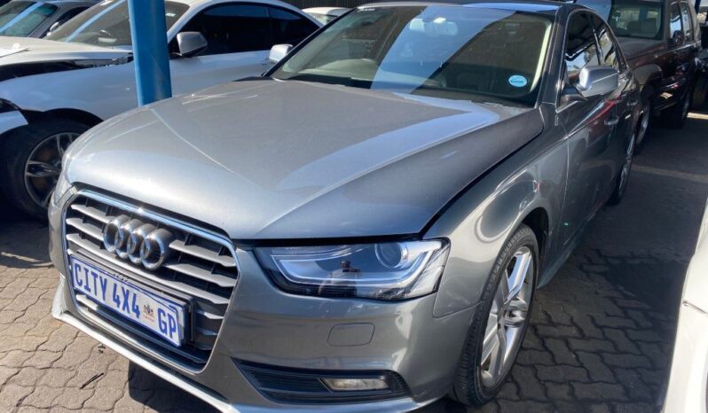 
								2012 AUDI A4 2.0 TDi full									