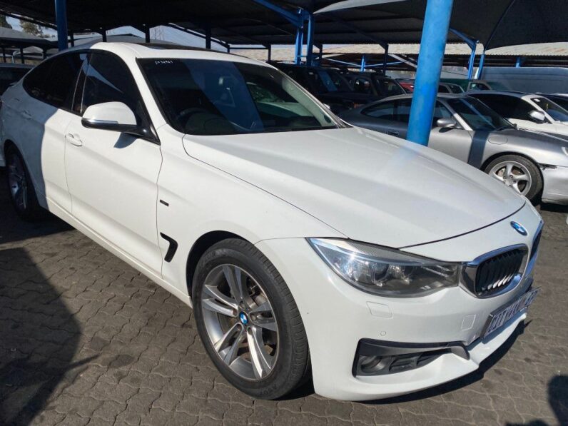 
								2013 BMW 320i full									