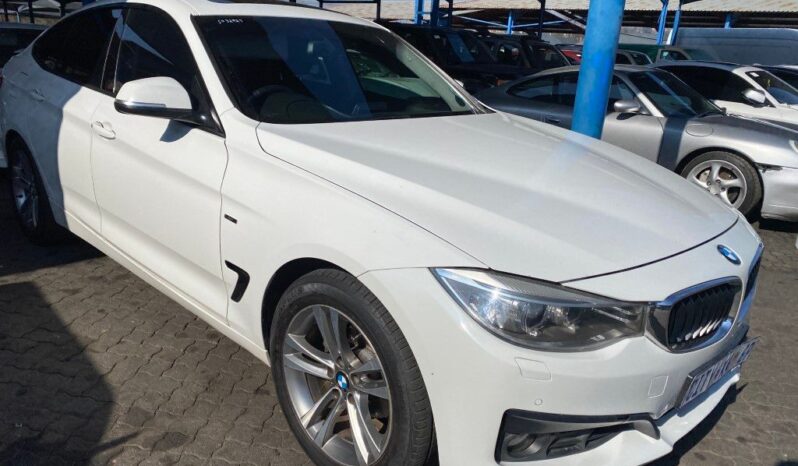 
								2013 BMW 320i full									