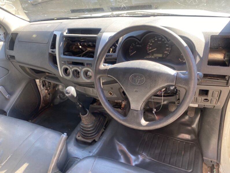 
								2011 TOYOTA HILUX 2.5 D4D full									