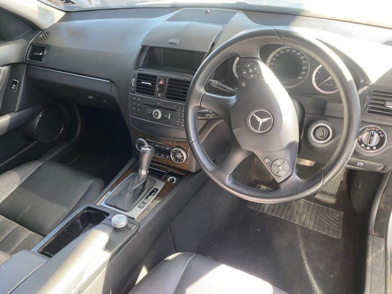 
								2009 MERCEDES BENZ C180 full									
