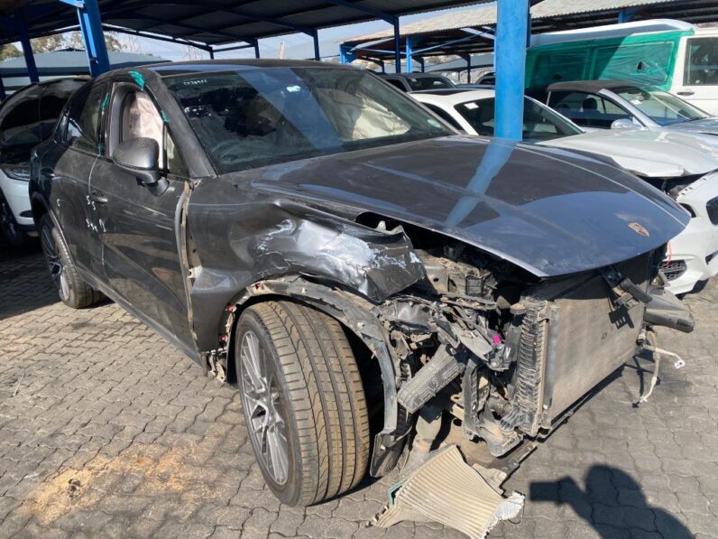 
								2019 PORSCHE CAYENNE S full									