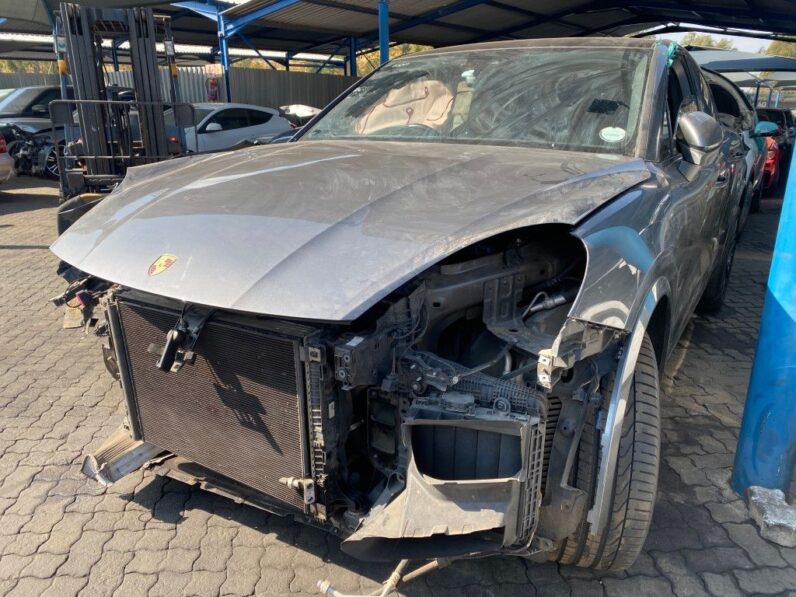 
								2019 PORSCHE CAYENNE S full									
