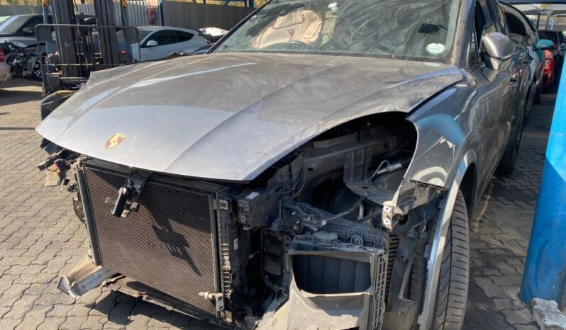 
								2019 PORSCHE CAYENNE S full									