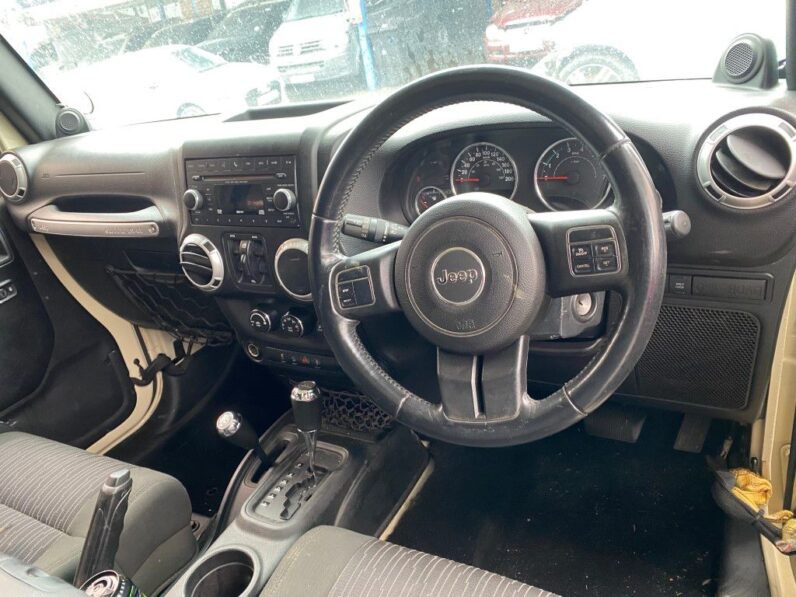 
								2011 JEEP WRANGLER 3.8 full									