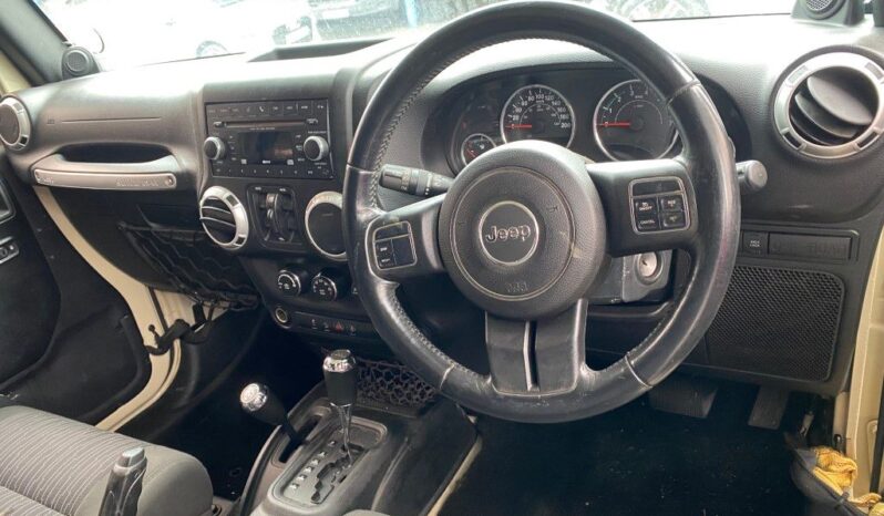 
								2011 JEEP WRANGLER 3.8 full									
