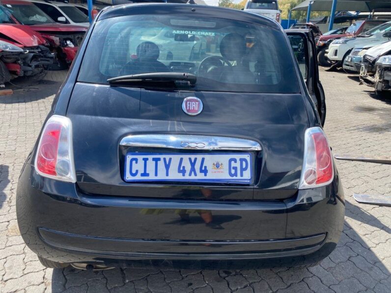 
								2015 FIAT 500 full									