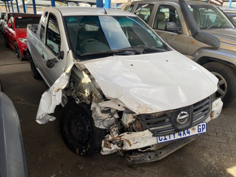 
								2022 NISSAN NP200 1.6 full									