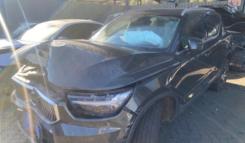 
								2018 VOLVO XC40 SUV full									