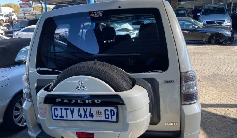 
								2012 MITSHUBISHI PAJERO 3.2 DI full									