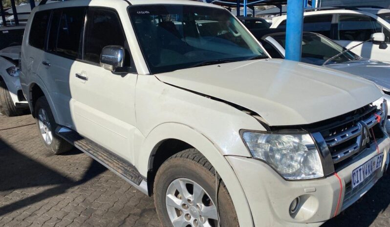 
								2012 MITSHUBISHI PAJERO 3.2 DI full									
