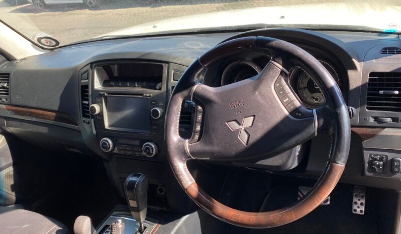 
								2012 MITSHUBISHI PAJERO 3.2 DI full									
