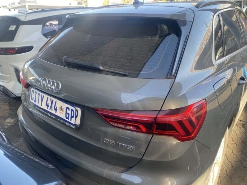 
								2023 AUDI Q3 35 TFSi full									