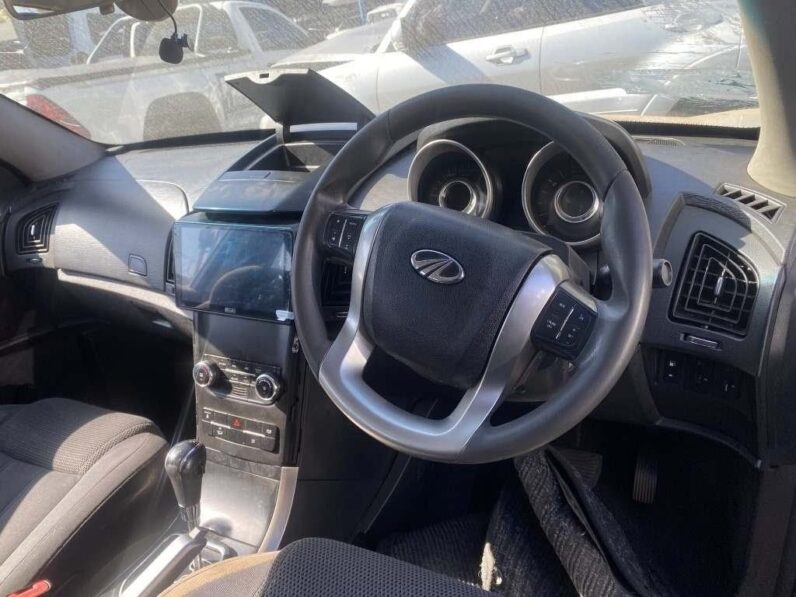 
								2019 MAHINDRA XUV 500 full									