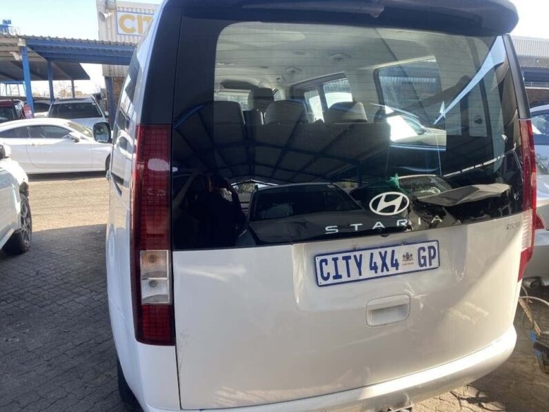 
								2025 HYUNDAI STARIA 2.2D full									