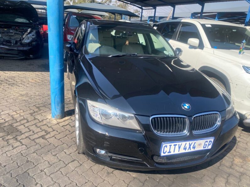
								2010 BMW 320i full									