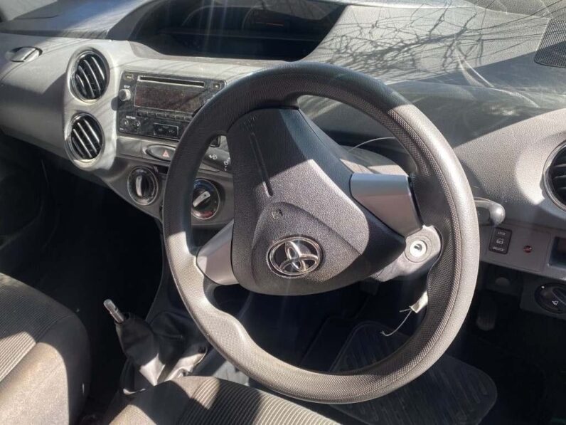 
								2020 TOYOTA ETIOS 1.5 XS full									