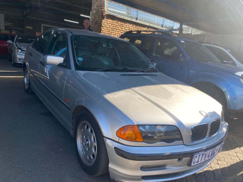 
								2000 BMW 318i full									